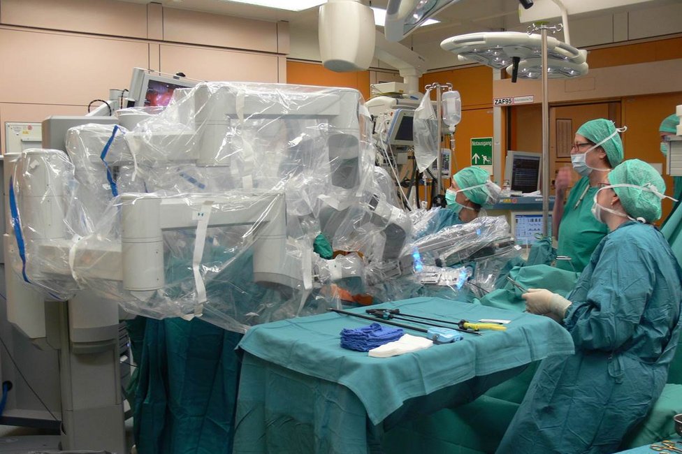 Endometriosezentrum/Meduni Wien Bild v. OP mit DaVinci-Roboter