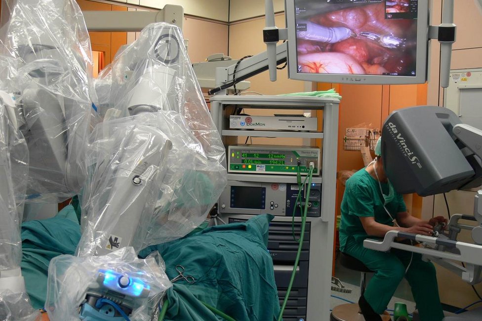 Endometriosezentrum/Meduni Wien Bild v. OP mit DaVinci-Roboter