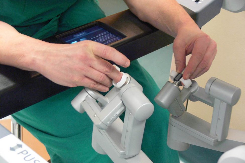 Endometriosezentrum/Meduni Wien Bild v. OP mit DaVinci-Roboter